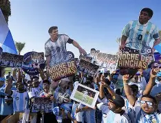 强强对话的足球赛事掀起球迷狂热的简单介绍